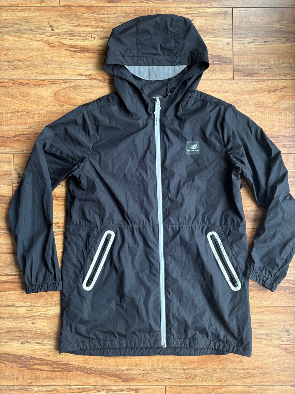 New Balance Lightweight Windbreaker, Unisex Small